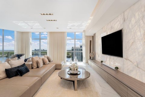 Condo in North Miami Beach, Florida, 3 bedrooms  № 2083256 - photo 16
