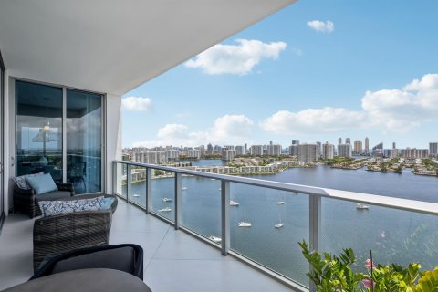 Condo in North Miami Beach, Florida, 3 bedrooms  № 2083256 - photo 8