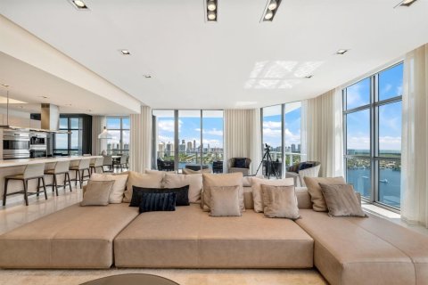 Condo in North Miami Beach, Florida, 3 bedrooms  № 2083256 - photo 5