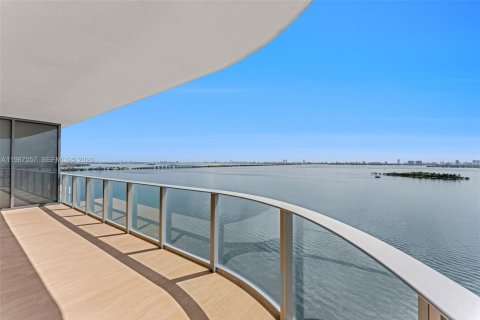 Купить кондоминиум в Майами, Флорида 4 спальни, 234.11м2, № 2048907 - фото 15