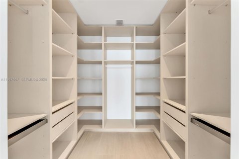 Купить кондоминиум в Майами, Флорида 4 спальни, 234.11м2, № 2048907 - фото 29