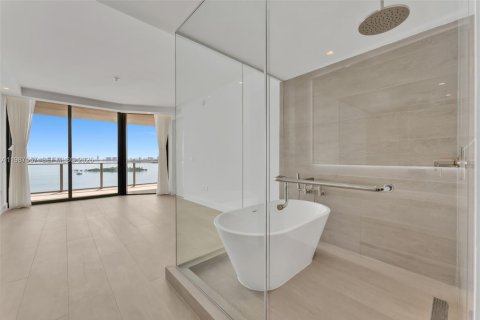 Купить кондоминиум в Майами, Флорида 4 спальни, 234.11м2, № 2048907 - фото 28