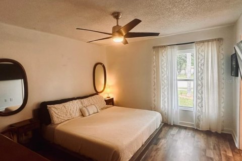 House in Dover, Florida 4 bedrooms, 176.61 sq.m. № 2220609 - photo 7