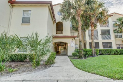 Condominio en venta en Altamonte Springs, Florida, 2 dormitorios, 102.38 m2 № 1870882 - foto 1
