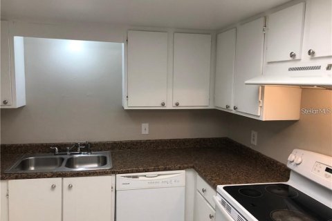 Condo in Orlando, Florida, 2 bedrooms  № 2220074 - photo 5