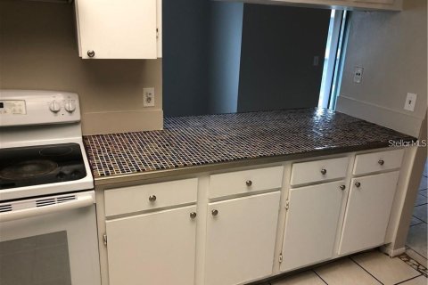 Condo in Orlando, Florida, 2 bedrooms  № 2220074 - photo 7