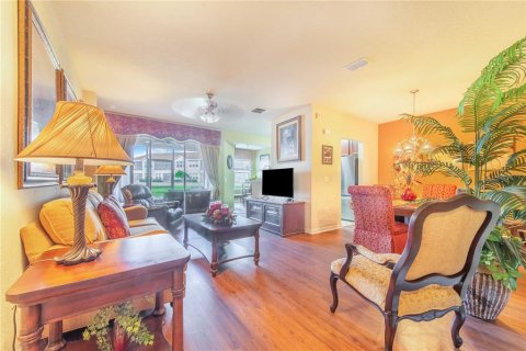 Condo in Davenport, Florida, 2 bedrooms  № 2218098 - photo 12