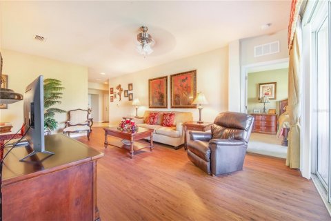 Condo in Davenport, Florida, 2 bedrooms  № 2218098 - photo 18