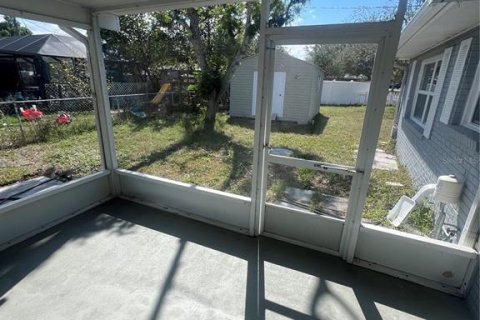 House in Port Charlotte, Florida 3 bedrooms, 198.16 sq.m. № 1733673 - photo 29