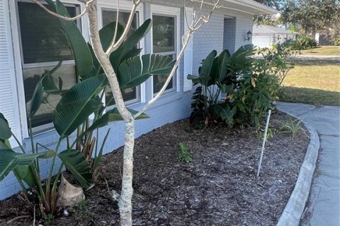House in Port Charlotte, Florida 3 bedrooms, 198.16 sq.m. № 1733673 - photo 8