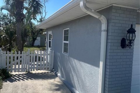 House in Port Charlotte, Florida 3 bedrooms, 198.16 sq.m. № 1733673 - photo 5