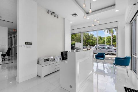 Immobilier commercial à vendre à Miami, Floride № 2422845 - photo 8