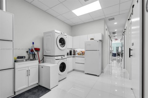 Immobilier commercial à vendre à Miami, Floride № 2422845 - photo 26