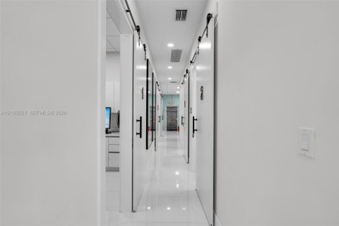Immobilier commercial à vendre à Miami, Floride № 2422845 - photo 15