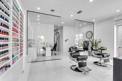Immobilier commercial à vendre à Miami, Floride № 2422845 - photo 9