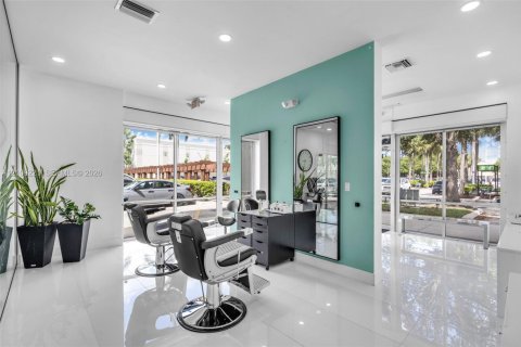 Immobilier commercial à vendre à Miami, Floride № 2422845 - photo 13