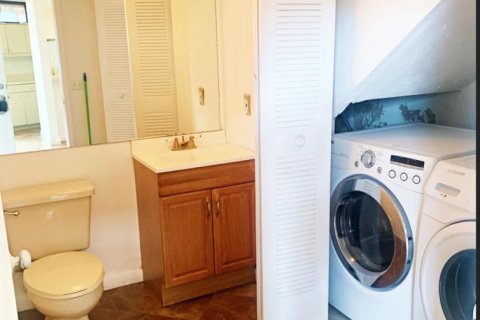 Townhouse in West Palm Beach, Florida 2 bedrooms, 124.4 sq.m. № 2146976 - photo 28