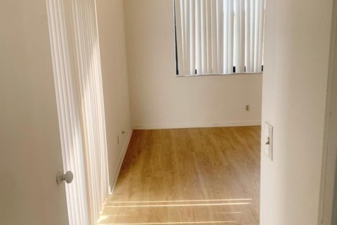 Townhouse in West Palm Beach, Florida 2 bedrooms, 124.4 sq.m. № 2146976 - photo 11