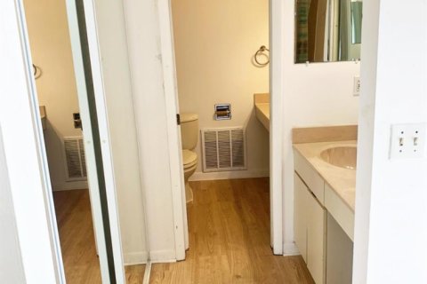 Townhouse in West Palm Beach, Florida 2 bedrooms, 124.4 sq.m. № 2146976 - photo 9