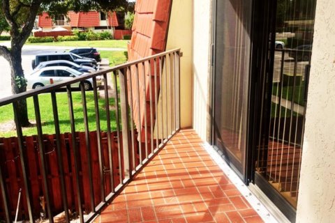 Townhouse in West Palm Beach, Florida 2 bedrooms, 124.4 sq.m. № 2146976 - photo 12