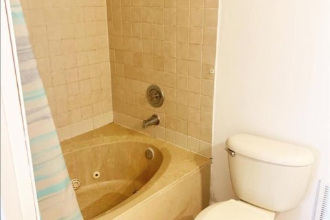 Townhouse in West Palm Beach, Florida 2 bedrooms, 124.4 sq.m. № 2146976 - photo 8