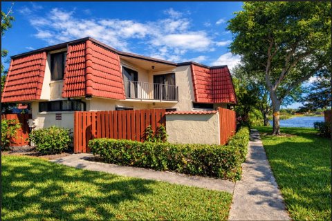Townhouse in West Palm Beach, Florida 2 bedrooms, 124.4 sq.m. № 2146976