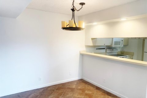 Townhouse in West Palm Beach, Florida 2 bedrooms, 124.4 sq.m. № 2146976 - photo 29