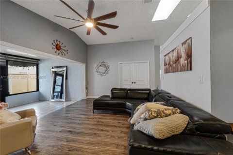 Купить виллу или дом в Майами-Лейкс, Флорида 3 спальни, 173.54м2, № 1991300 - фото 10