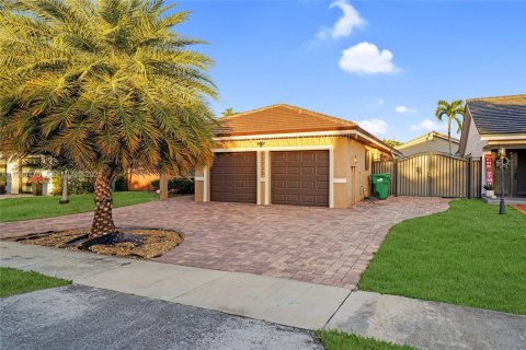 Купить виллу или дом в Майами-Лейкс, Флорида 3 спальни, 173.54м2, № 1991300 - фото 2