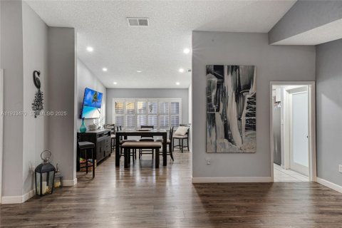 Купить виллу или дом в Майами-Лейкс, Флорида 3 спальни, 173.54м2, № 1991300 - фото 5