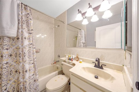 Купить виллу или дом в Майами-Лейкс, Флорида 3 спальни, 173.54м2, № 1991300 - фото 19