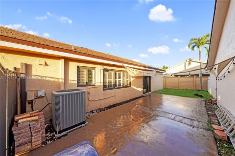 Купить виллу или дом в Майами-Лейкс, Флорида 3 спальни, 173.54м2, № 1991300 - фото 30