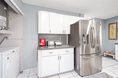 Купить виллу или дом в Майами-Лейкс, Флорида 3 спальни, 173.54м2, № 1991300 - фото 14