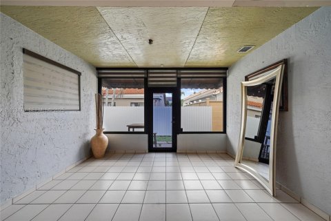 Купить виллу или дом в Майами-Лейкс, Флорида 3 спальни, 173.54м2, № 1991300 - фото 11