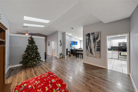 Купить виллу или дом в Майами-Лейкс, Флорида 3 спальни, 173.54м2, № 1991300 - фото 4