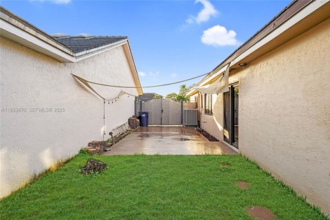 Купить виллу или дом в Майами-Лейкс, Флорида 3 спальни, 173.54м2, № 1991300 - фото 26