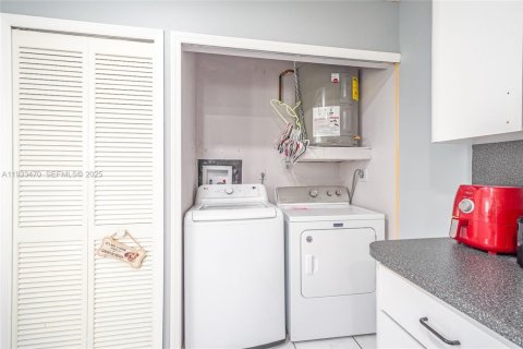 Купить виллу или дом в Майами-Лейкс, Флорида 3 спальни, 173.54м2, № 1991300 - фото 21