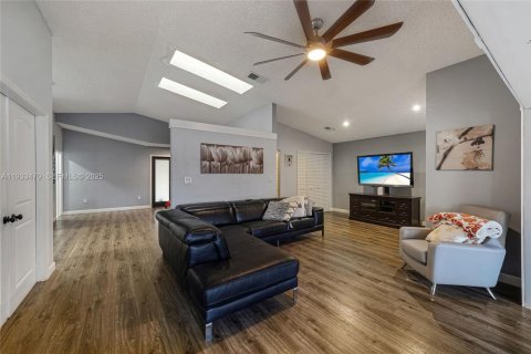 Купить виллу или дом в Майами-Лейкс, Флорида 3 спальни, 173.54м2, № 1991300 - фото 7