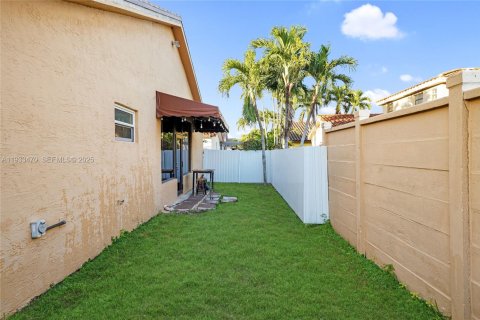 Купить виллу или дом в Майами-Лейкс, Флорида 3 спальни, 173.54м2, № 1991300 - фото 25