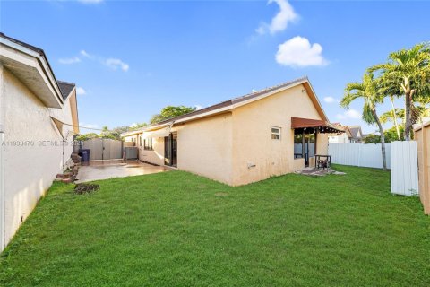 Купить виллу или дом в Майами-Лейкс, Флорида 3 спальни, 173.54м2, № 1991300 - фото 27