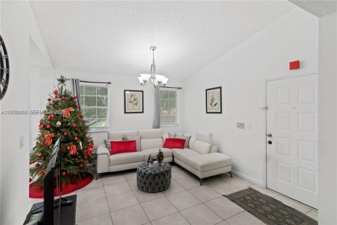 Copropriété à vendre à Hialeah, Floride: 1 chambre, 68.28 m2 № 2001286 - photo 7