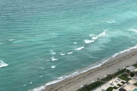 Copropriété à vendre à Hollywood, Floride: 2 chambres, 105.54 m2 № 1864593 - photo 12