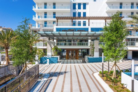 Copropriété à louer à Boca Raton, Floride: 2 chambres, 181.72 m2 № 2388023 - photo 2