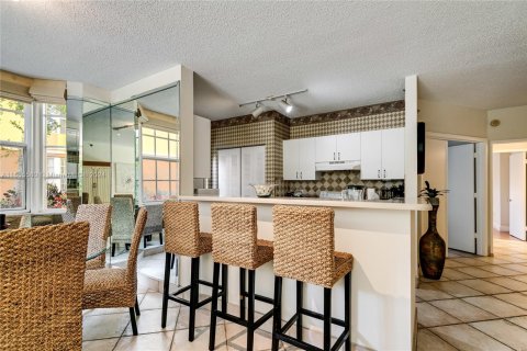 Condo in Aventura, Florida, 3 bedrooms  № 2076726 - photo 7