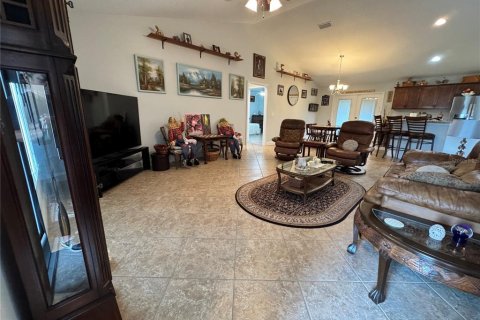 House in Summerfield, Florida 3 bedrooms, 147.25 sq.m. № 2203930 - photo 2