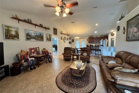House in Summerfield, Florida 3 bedrooms, 147.25 sq.m. № 2203930 - photo 5