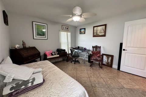 House in Summerfield, Florida 3 bedrooms, 147.25 sq.m. № 2203930 - photo 24