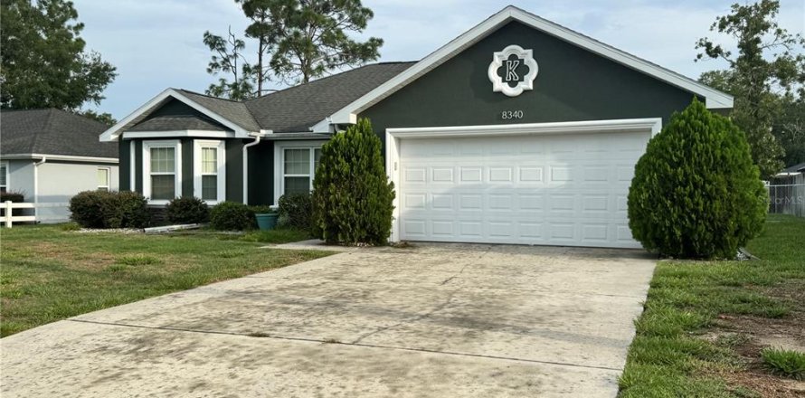 House in Summerfield, Florida 3 bedrooms, 147.25 sq.m. № 2203930