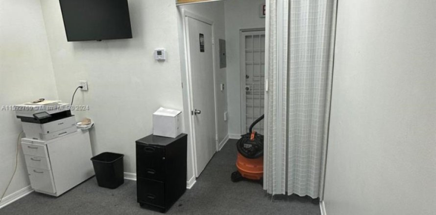 Propiedad comercial en Miami, Florida № 1182991