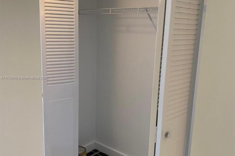 Condominio en venta en North Lauderdale, Florida, 2 dormitorios, 92.9 m2 № 2076981 - foto 14